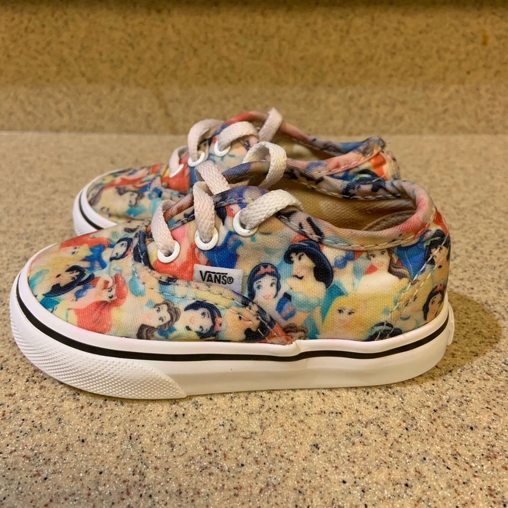 Vans off the wall toddler Disney Princess  Sz 5.
